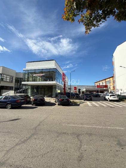 Spațiu comercial ultra central de inchiriat ,150mp, Oraș Titu. - 3