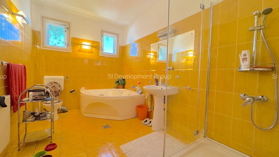 Casa Individuala - 10 Camere - Teren 990 MP - 288 MP utili - Gradina & Anexe - 24