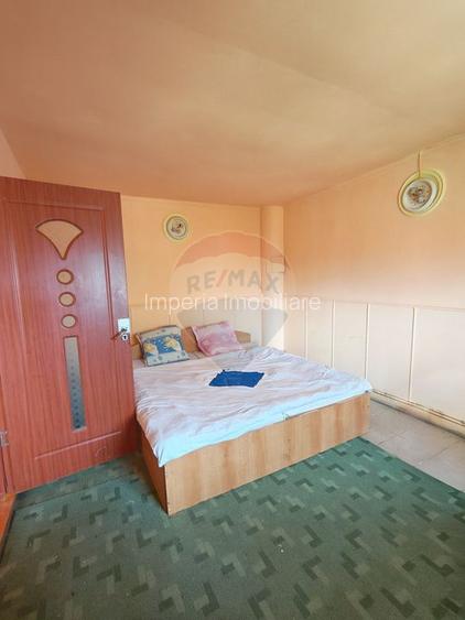 Cabană/Pensiune cu 12 camere de vânzare în Rânca - 11