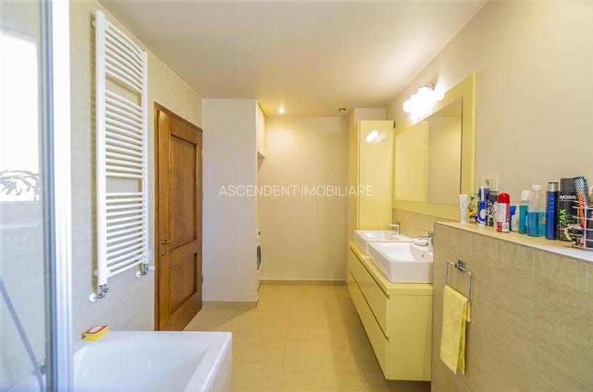 FILM ! Pe armonia a 1.100 mp teren/ gradina, Vila galanta,cu 3 apartamente disti - 19