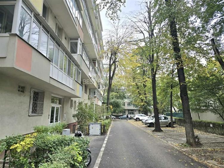 AP.2 CAM ET.3/7 VEDERE SPATE SECTOR 1 ION MIHALACHE METROU 1 MAI - 9