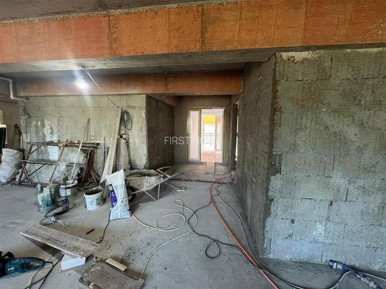 Sp com 277 mp, se poate inchiria si jumatate, bl nou, Lic Unirea - 14