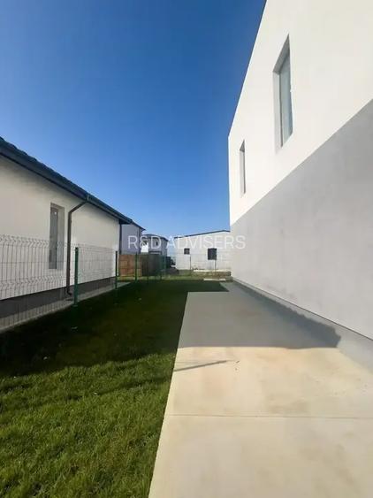 Casa 4 Camere Individuala Mutare Imediat Complex Securizat Comision 0 - 7