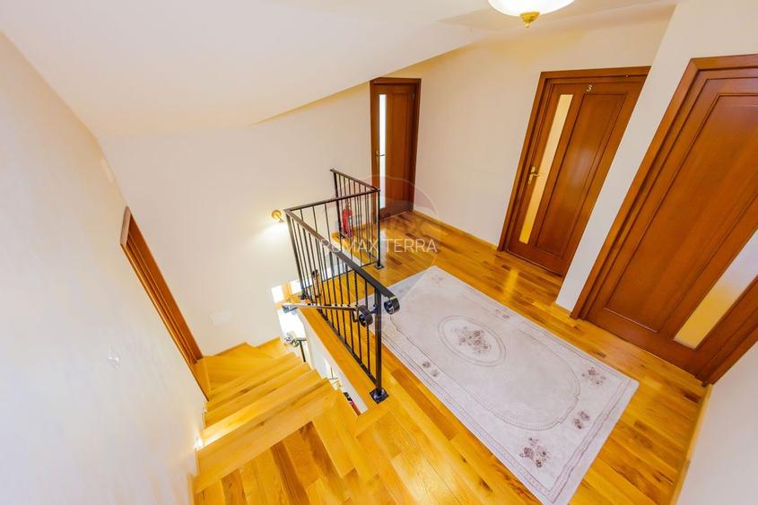 VILA DE LOCUIT/AFACERE CU TEREN GENEROS, DE VANZARE - 31