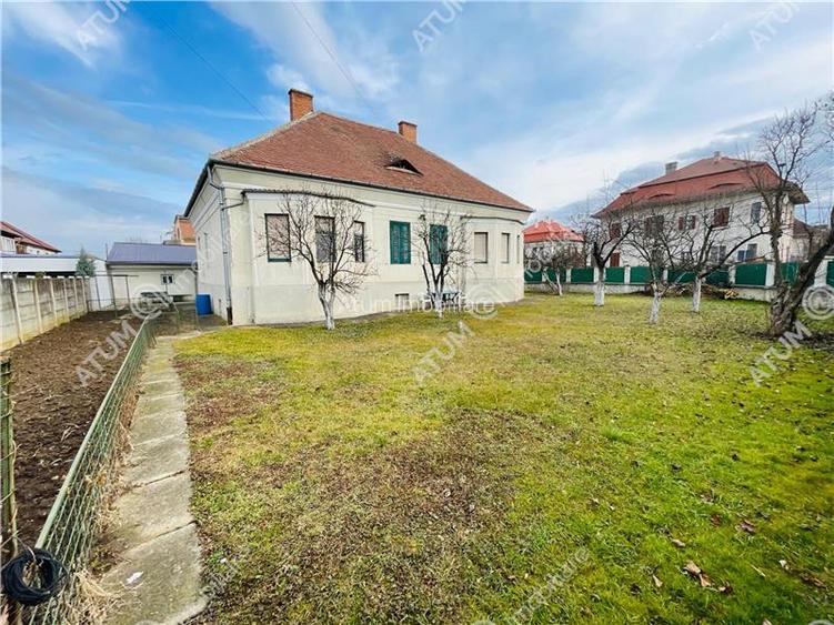 Casa individuala 4 camere decomandate 1000 mp teren zona Blv Victoriei - 23