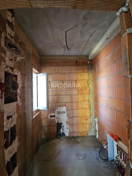 Duplex despartit prin camera tehnica  cu asfalt - 6
