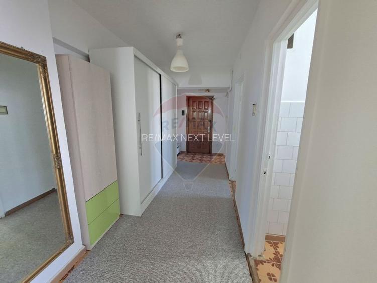 Apartament cu 3 camere de închiriat, zona Centrală, str. Mihai Viteazu - 5