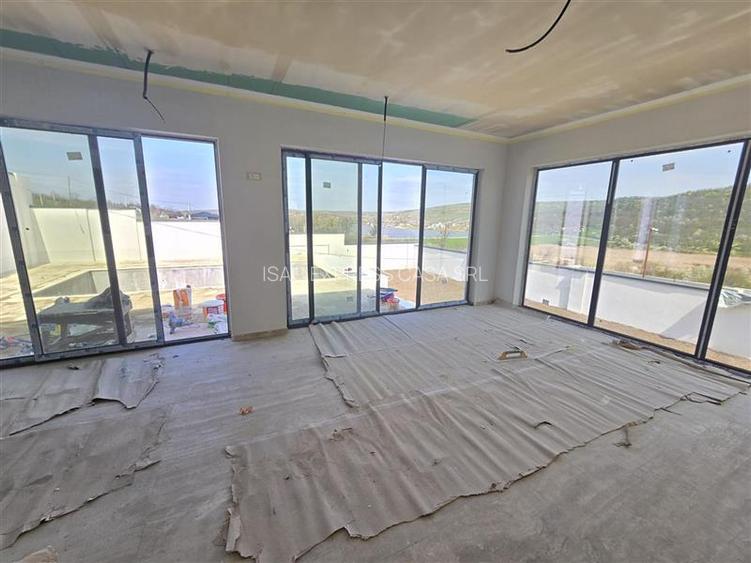 Proprietate exclusivista, cu vedere spre lac, zona Aroneanu Sorogari - 6