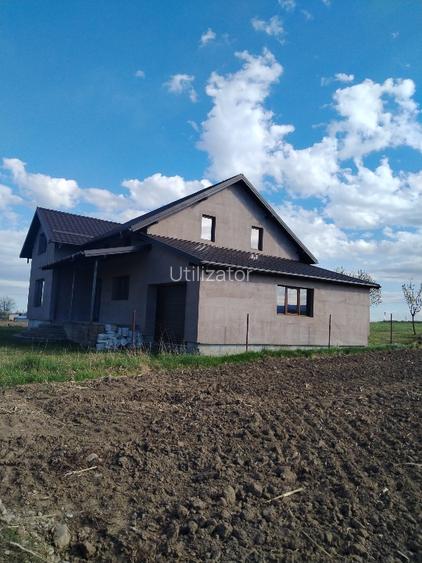 Casă de vânzare în Zona Târgu Neamț  - 2