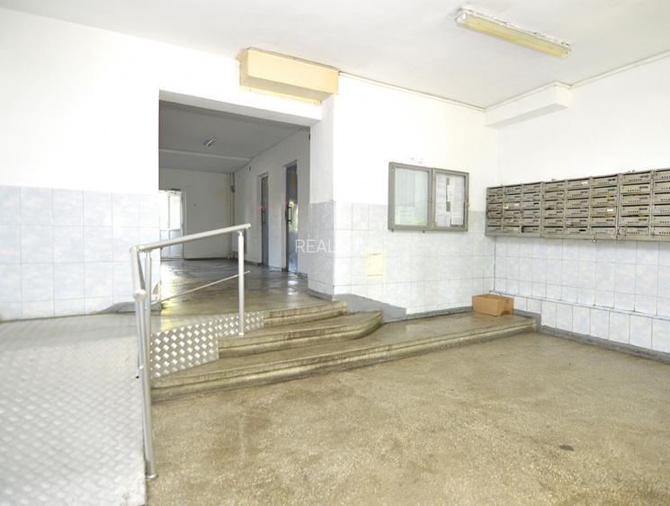 VANZARE GARSONIERA ZONA DECEBAL – METROU PIATA MUNCII - 27