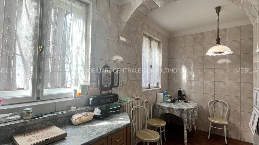 Vila luminoasă  aproape de metrou. - 7