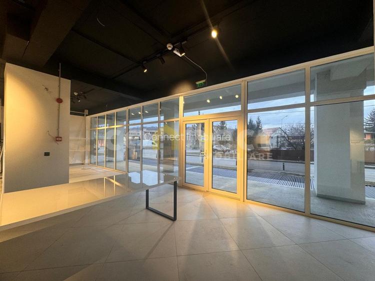 Spatiu comercial de 200 mp de inchiriat in zona Dambul Rotund - 3