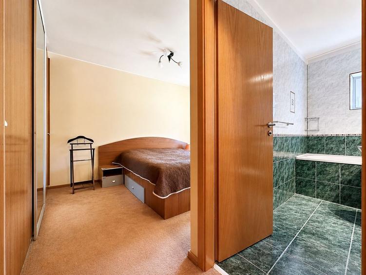 Apartament 4 camere decomandat, 2 băi, 2 balcoane