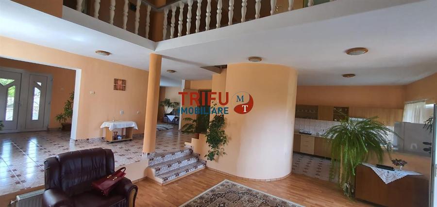 Casa zona Schit, 7 camere, 912 mp teren