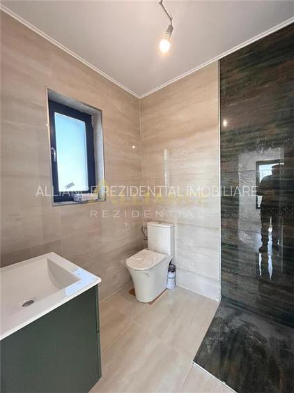 Casa Individuala de vanzare - Teren 350 mp | 4 camere - 3 bai - 8