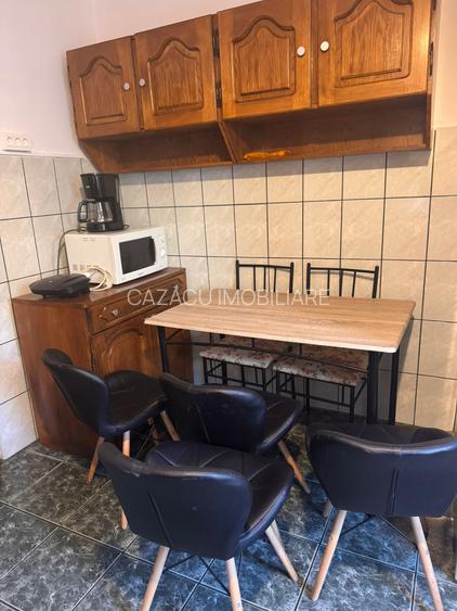 Apartament 4 camere decomandat ,parter,zona Complex Studentesc,liber - 2