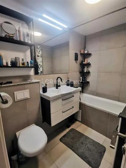 Vanzare Apartament  4. Camere Calea Mosilor La Cheie - 3