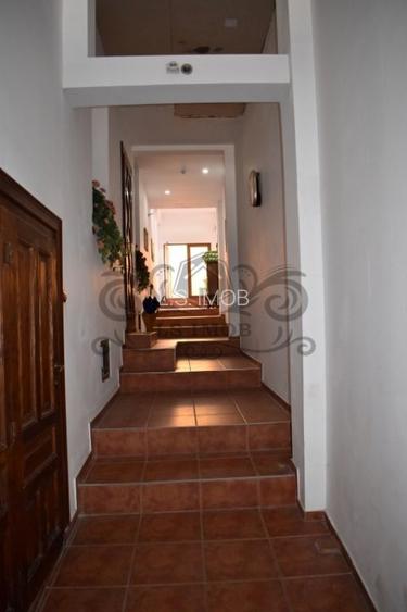 Vand casa deosebita ,cu 9 camere in Centrul Istoric Brasov - 3