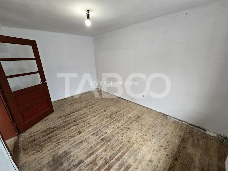 Casa de vanzare teren 412 mp garaj Terezian Sibiu COMISION 0 - 34