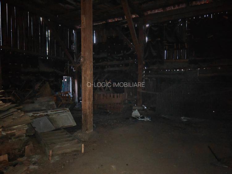 Casa 6 camere libera la vanzare RASNOV - 23