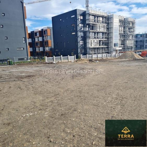 Carrefour, teren 2000mp - 2