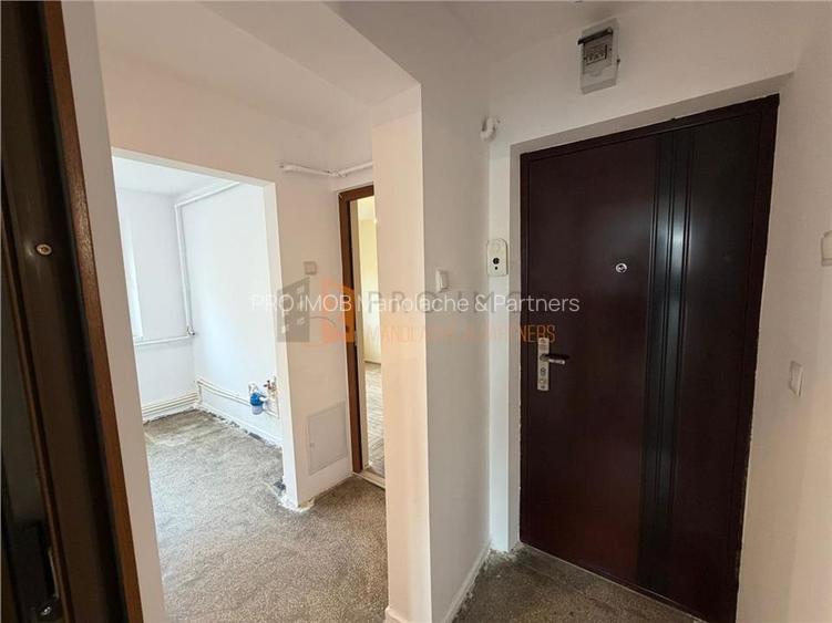 Apartament 3 camere cf 1 decomandat Zona Micro 14 - 6