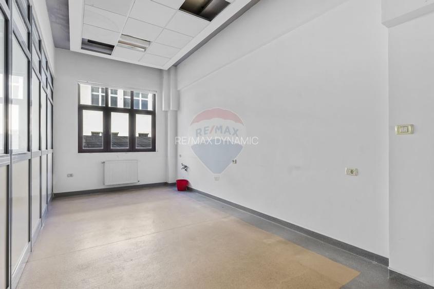 Cladire unica cu destinatii multiple de vanzare Ultracentral Arad - 32