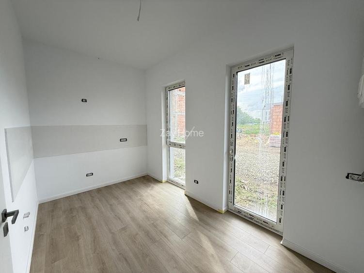 Comision 0! Gradina proprie.  Bucatarie inchisa. Loc de parcare. - 4