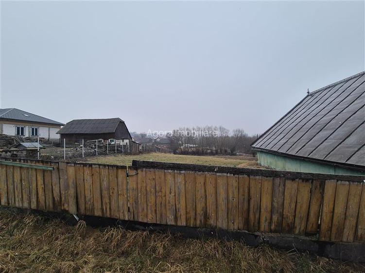 Teren 2300 mp cu casa batraneasca Liteni, Moara - central - 5