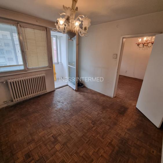 COMISION 0% UNIVERSITATE, AP 4 CAM, BD. N. BALCESCU, IMOBIL STRADAL, AN 1961 - 5