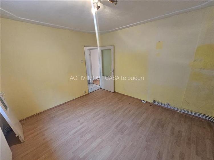 Resita, 2 Cam. Cf. 1, Et. 1, Micro 2 - 4