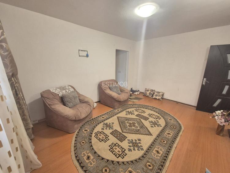 Vanzare apartament 2 camere etajul 3 din 4 Cartierul ISR Rasnov - 2