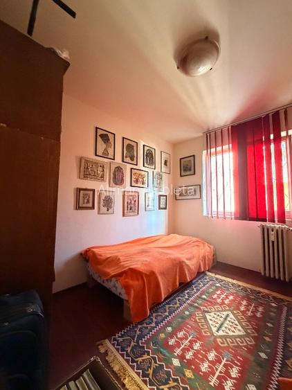 Apartament de vanzare 55 mp Zona Boul Rosu - 4