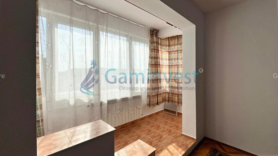 Apartament 3 camere de inchiriat in Oradea, zona Rogerius - 2