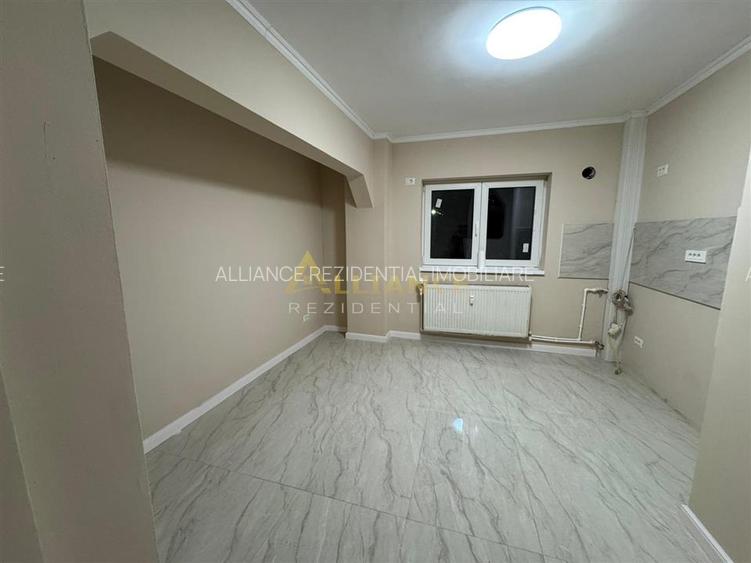 Apartament 3 camere, decomandat - 300 m de Metrou Aparatorii Patriei - Renovat - 2