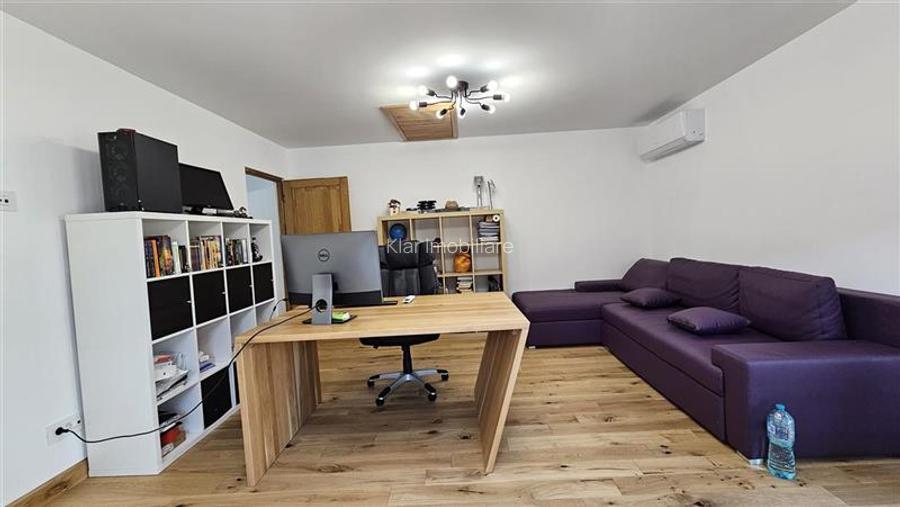 Casa renovata 200mp pe 2 niveluri,parcare, curte cu foisor,Centru, str.Nicolae B - 17