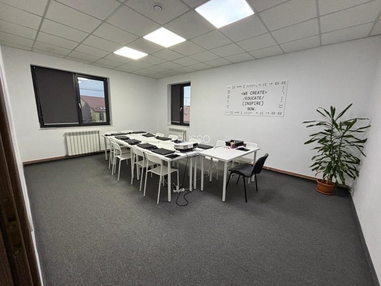 Spatiu de birouri central – 3 incaperi (open space 60 mp) + parcare - 2