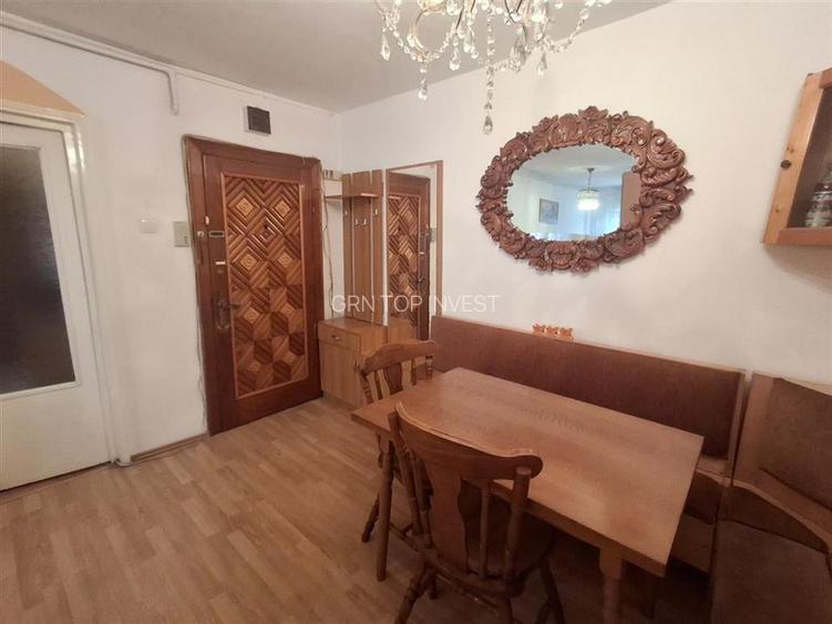 Apartament 3 camere decomandat si balcon Vasile Aaron - 17