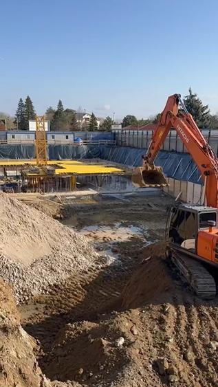 afbe4453-ad8a-4aee-8c70-5255ac6a27b8 - 1