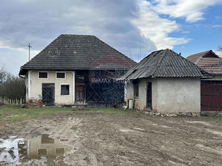 Constructie de caramida cu 3 camere de vânzare in centrul com. Salsig - 2