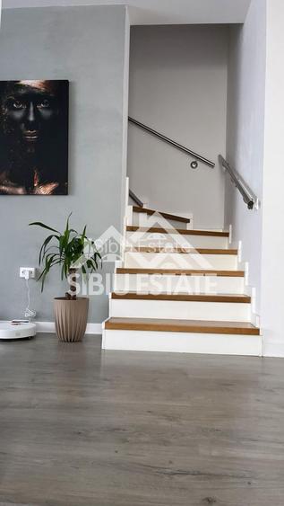 Casa cvadruplex de vanzare 4 camere, curte proprie - 3