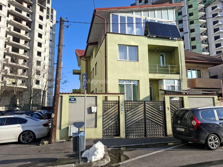 Vilă cu 10 camere, destinație rezidențială / birouri / centru - comision 0%! - 2