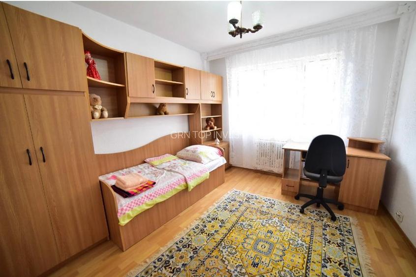 Apertament 3 camere decomandat balcon zona Vasile Aaron - 3