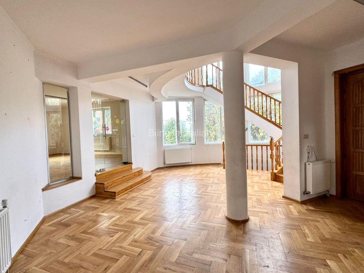 Casa 500 mp utili, teren 2000 mp, 10 parcari, cartier Andrei Muresanu - 10