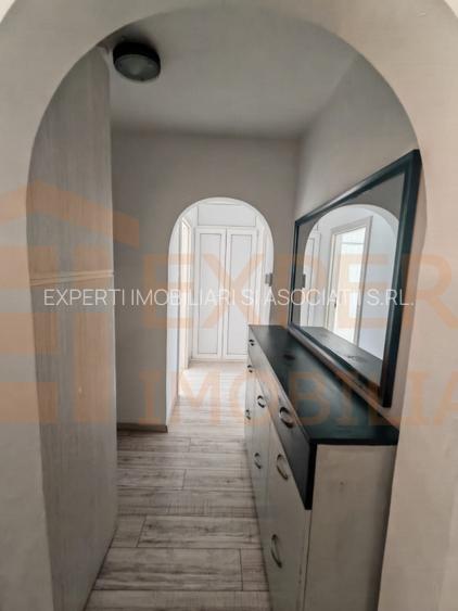Apartament 3 camere, situat in zona Inel I - 3