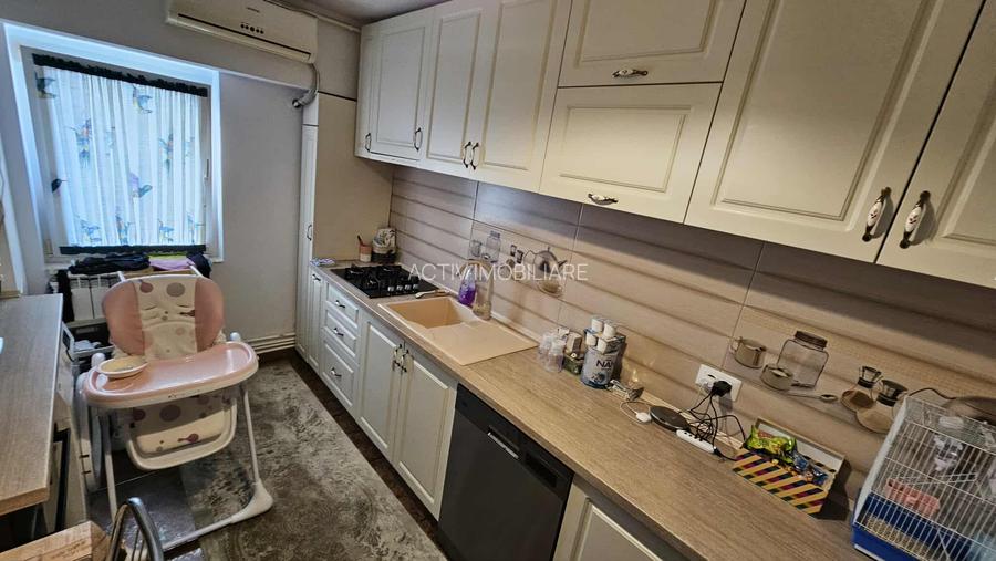 Apartament 3 camere, decomandat,zona centrala - 3