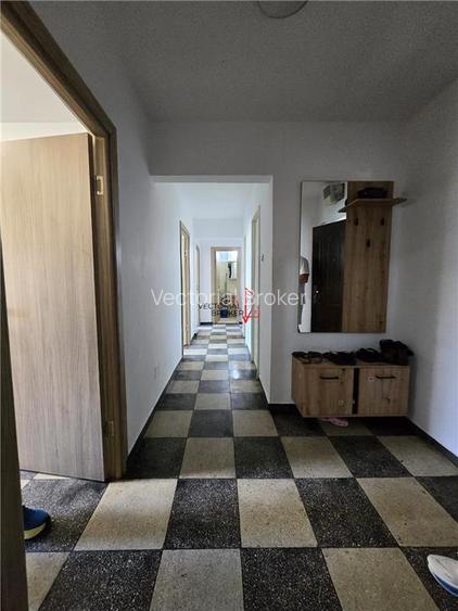 Apartament et.6/10 zona Colentina- Teiul Doamnei - 13