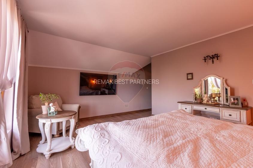 Proprietate exclusivista de vanzare: 2 case | 9 camere | 2000 mp teren - 51