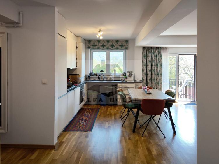 Apartament trei camere, 83 mp, vedere panoramică spre Tâmpa-Bartolomeu