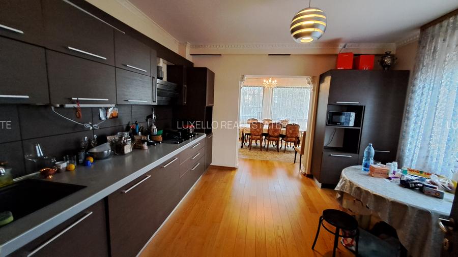 VILA INDIVIDUALA SUPERBA - CU TEREN GENEROS - AMPLASAMENT IDEAL - 33